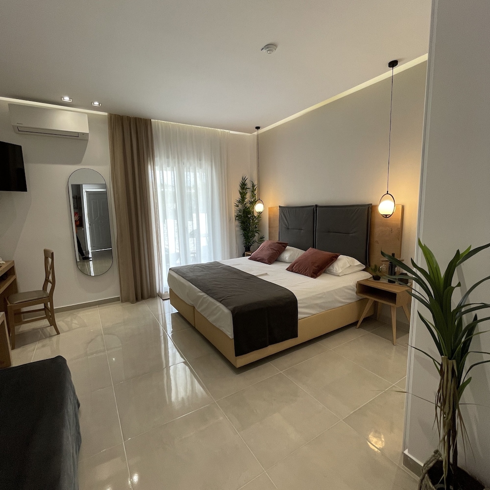 SARANTIS HOTEL 17/69