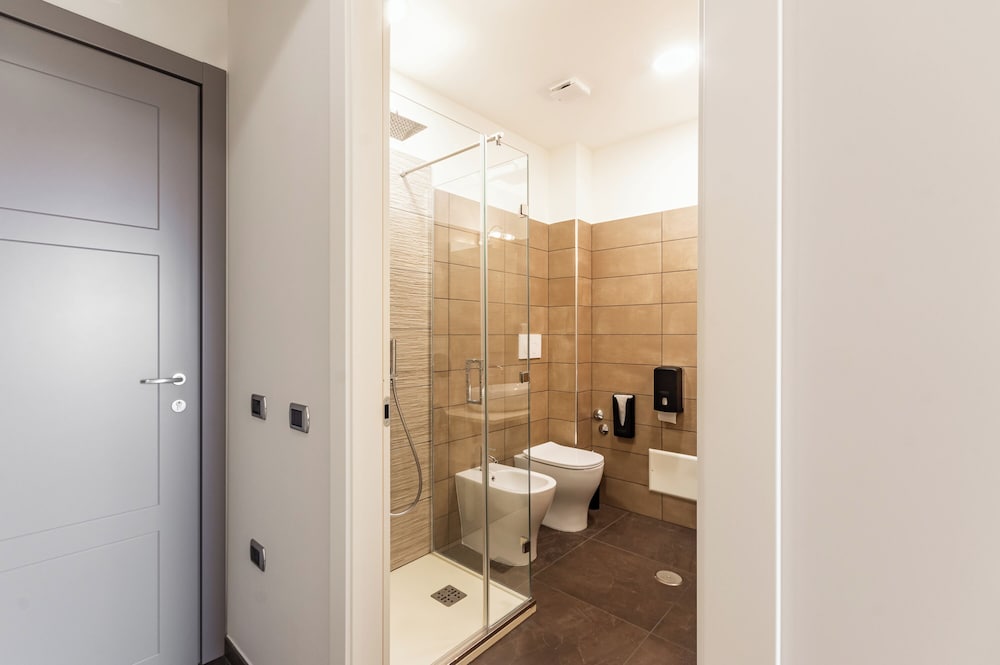 Lual Bleisure Hotel 33/43