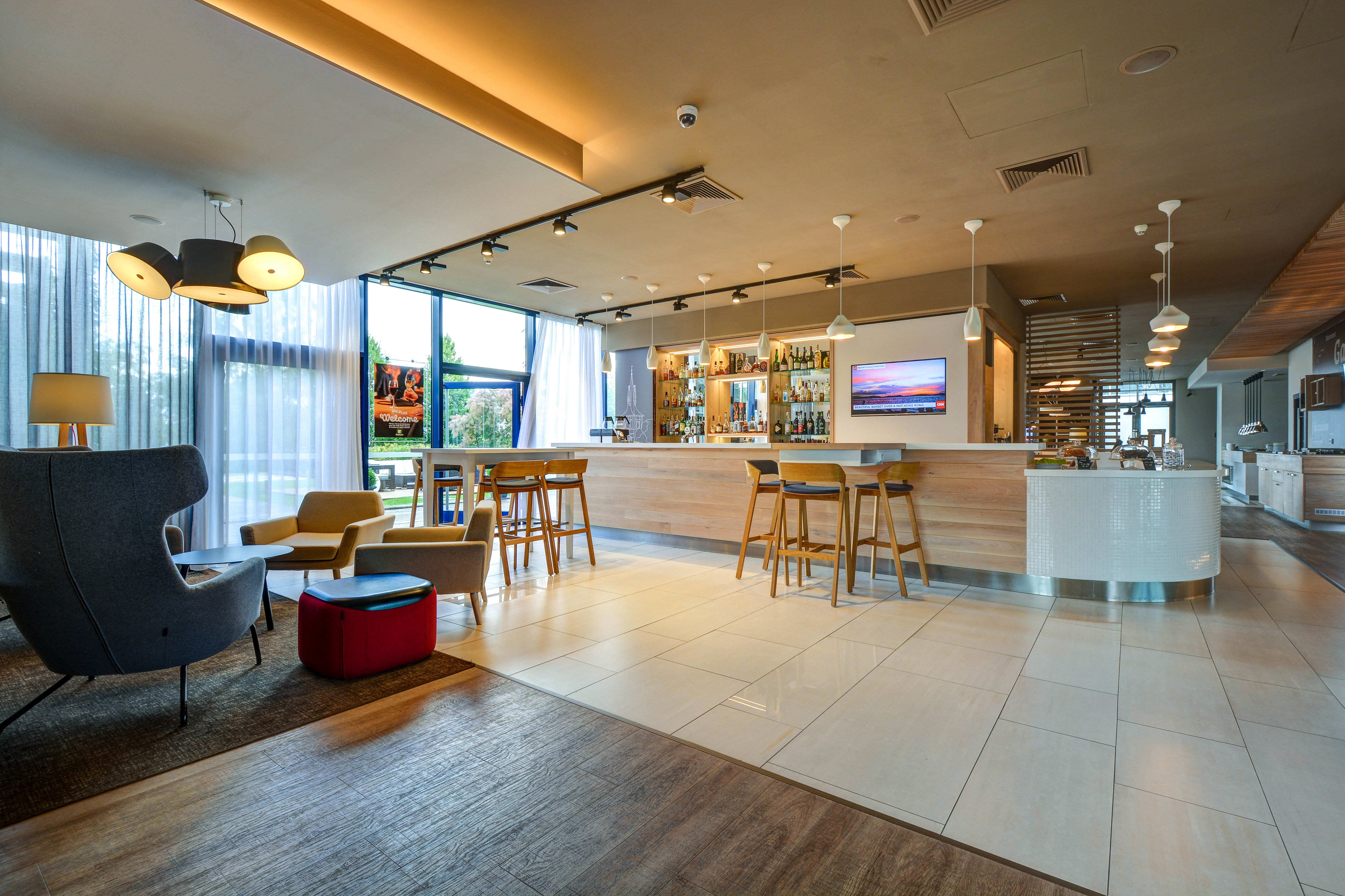 HOLIDAY INN PRAGUE AIRPORT 51/76