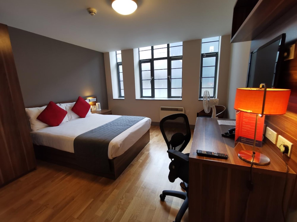 Britannia Study Hotel 26/66