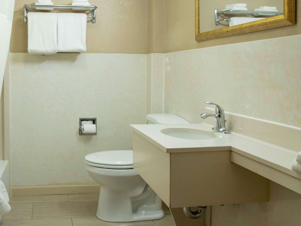 Quality Inn Raynham - Taunton 31/75