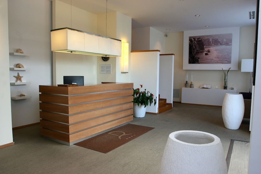 Rota Suites 6/58