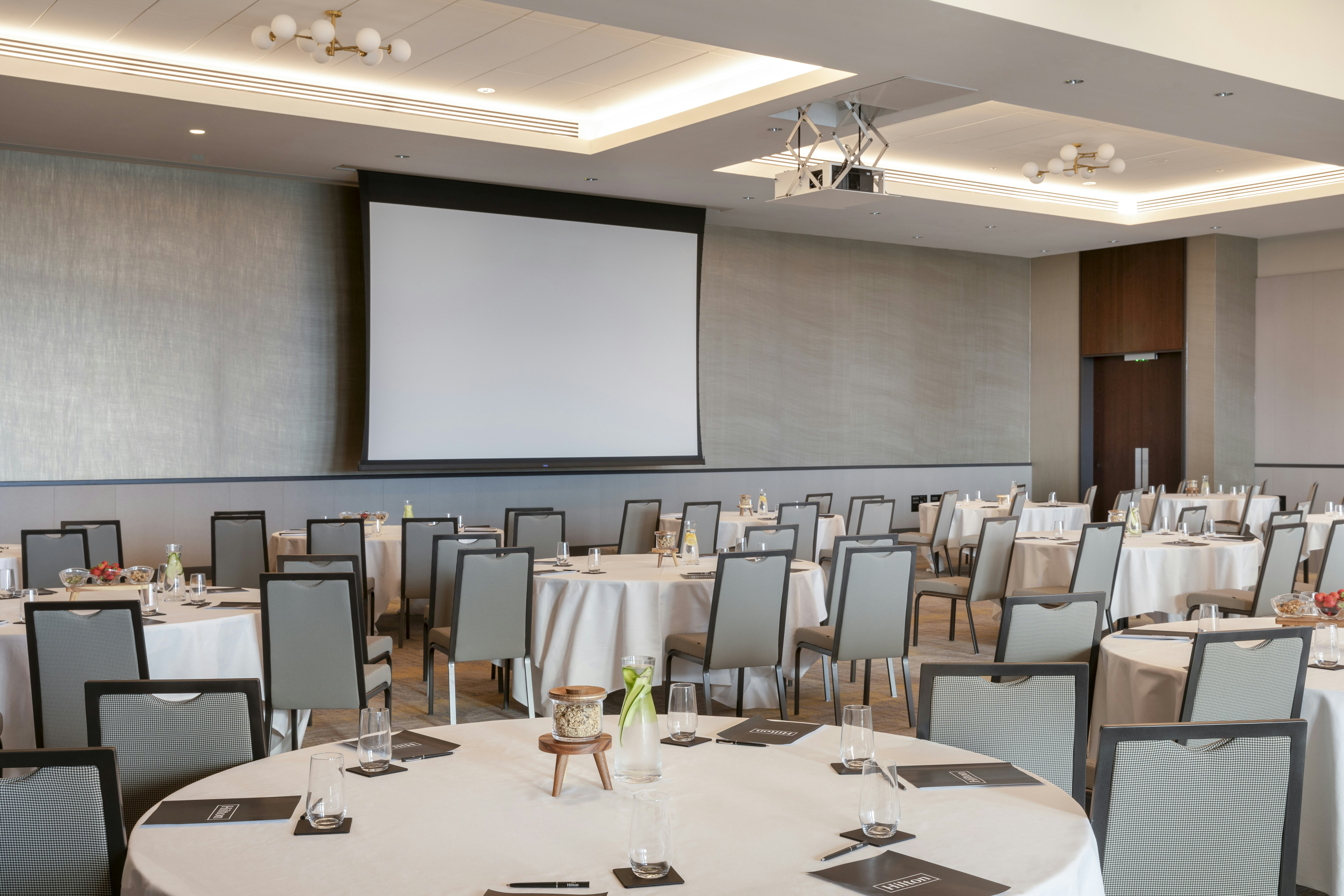 Hilton Woking 35/48
