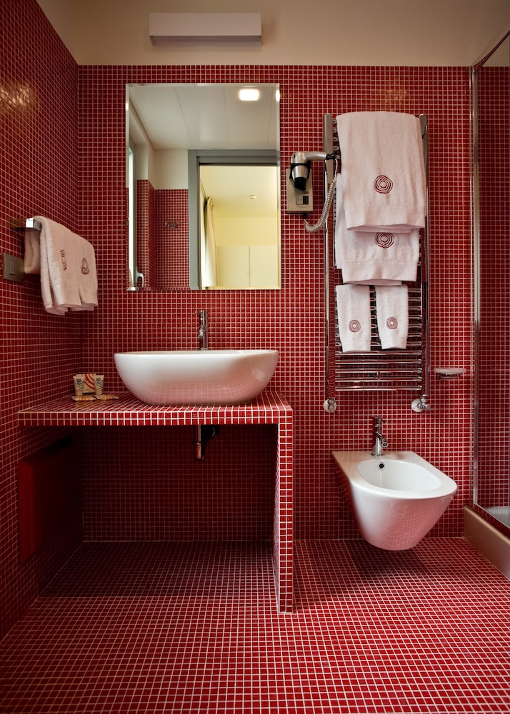 Eos Hotel 71/72