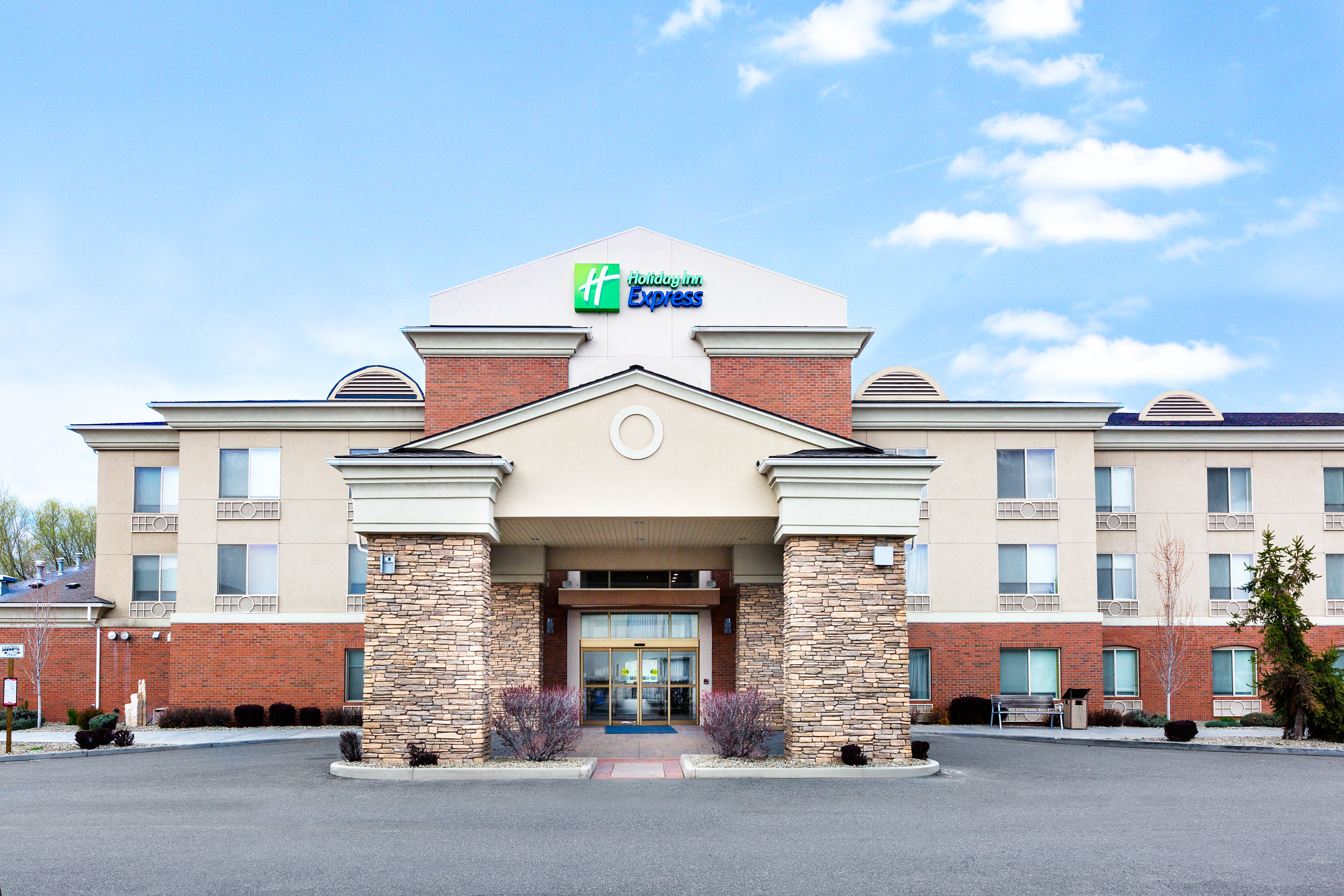 Holiday Inn Express Ellensburg 53/62