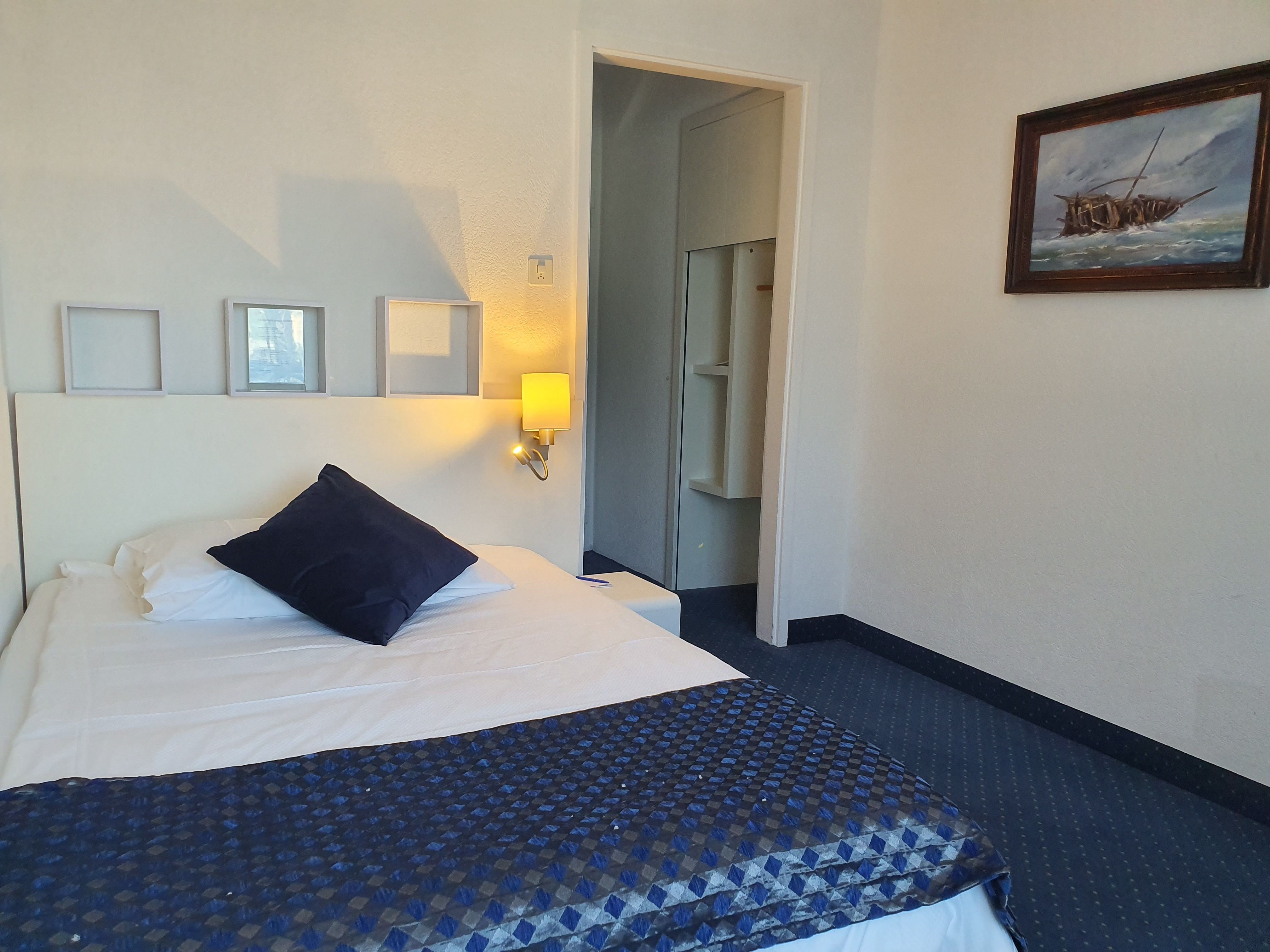 Room, Single, City Side