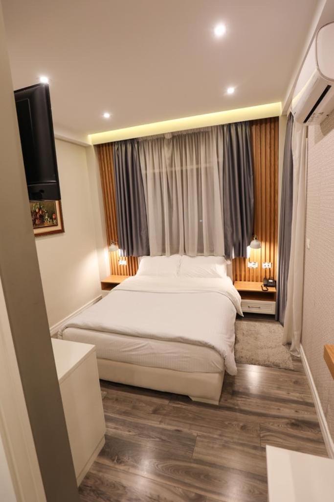 Hotel Romeo 24/59