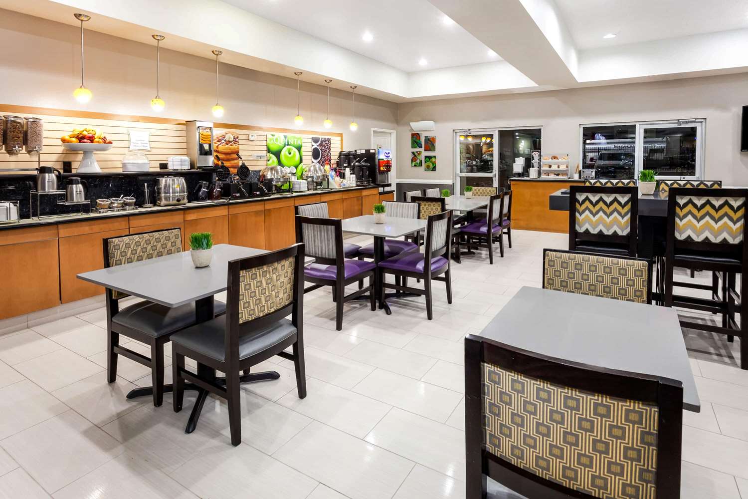 restaurant cafeteria