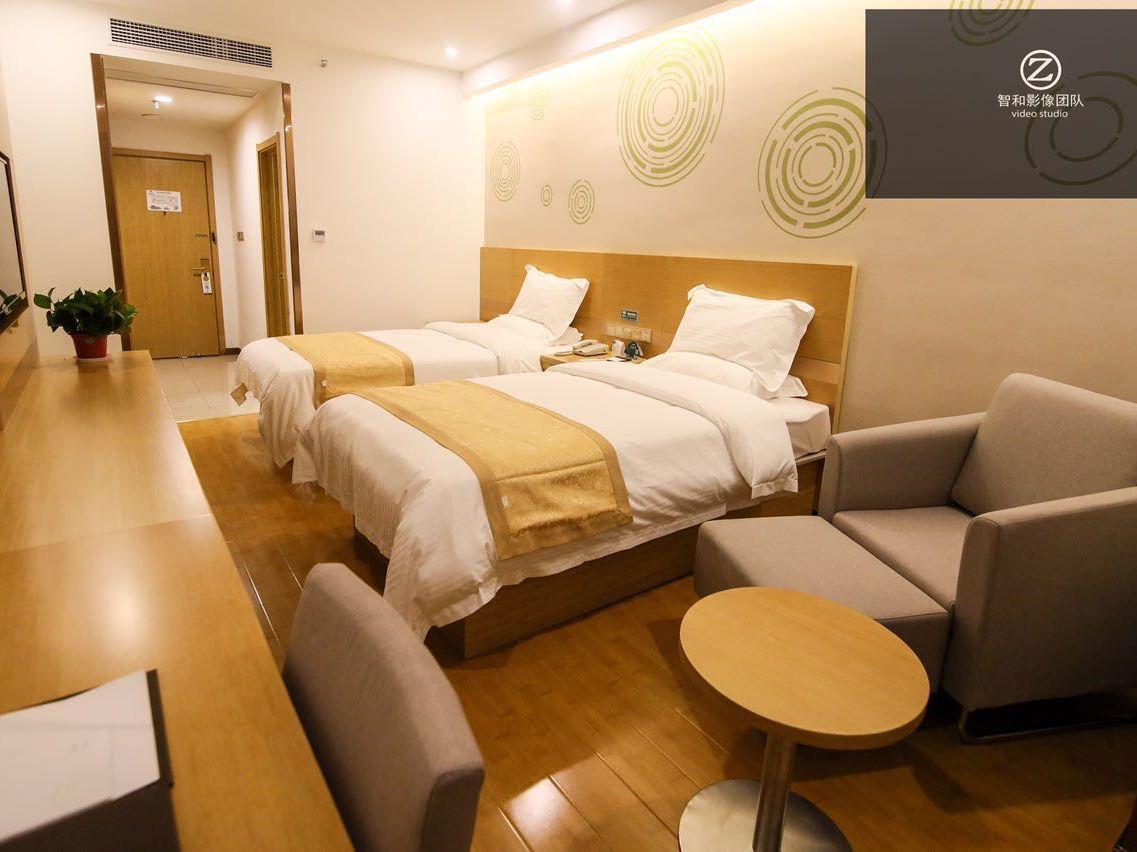 Feature, Twin Beds