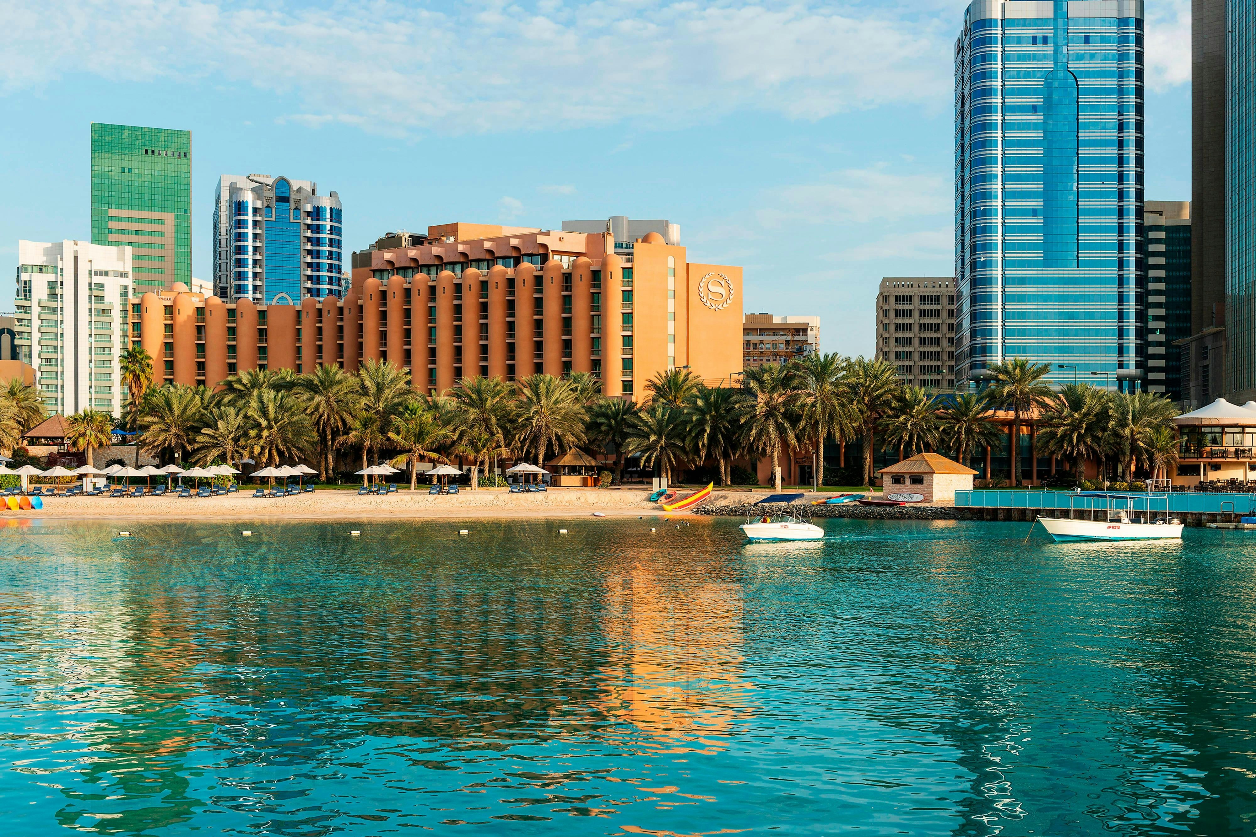 Sheraton Abu Dhabi Hotel & Resort 28/30