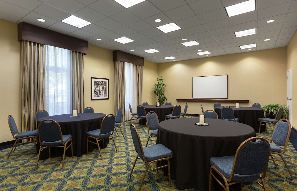 Hampton Inn Charlotte Belmont 44/47
