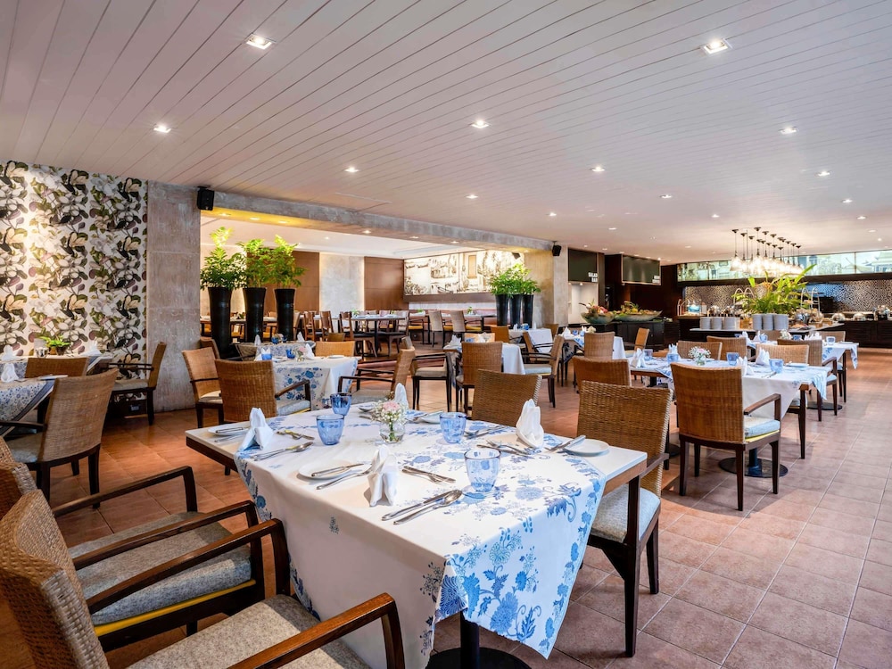 Pullman Phuket Karon Beach Resort 62/80