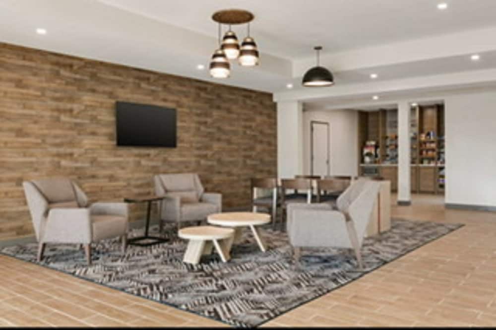 Candlewood Suites Mount Pleasant 43/67