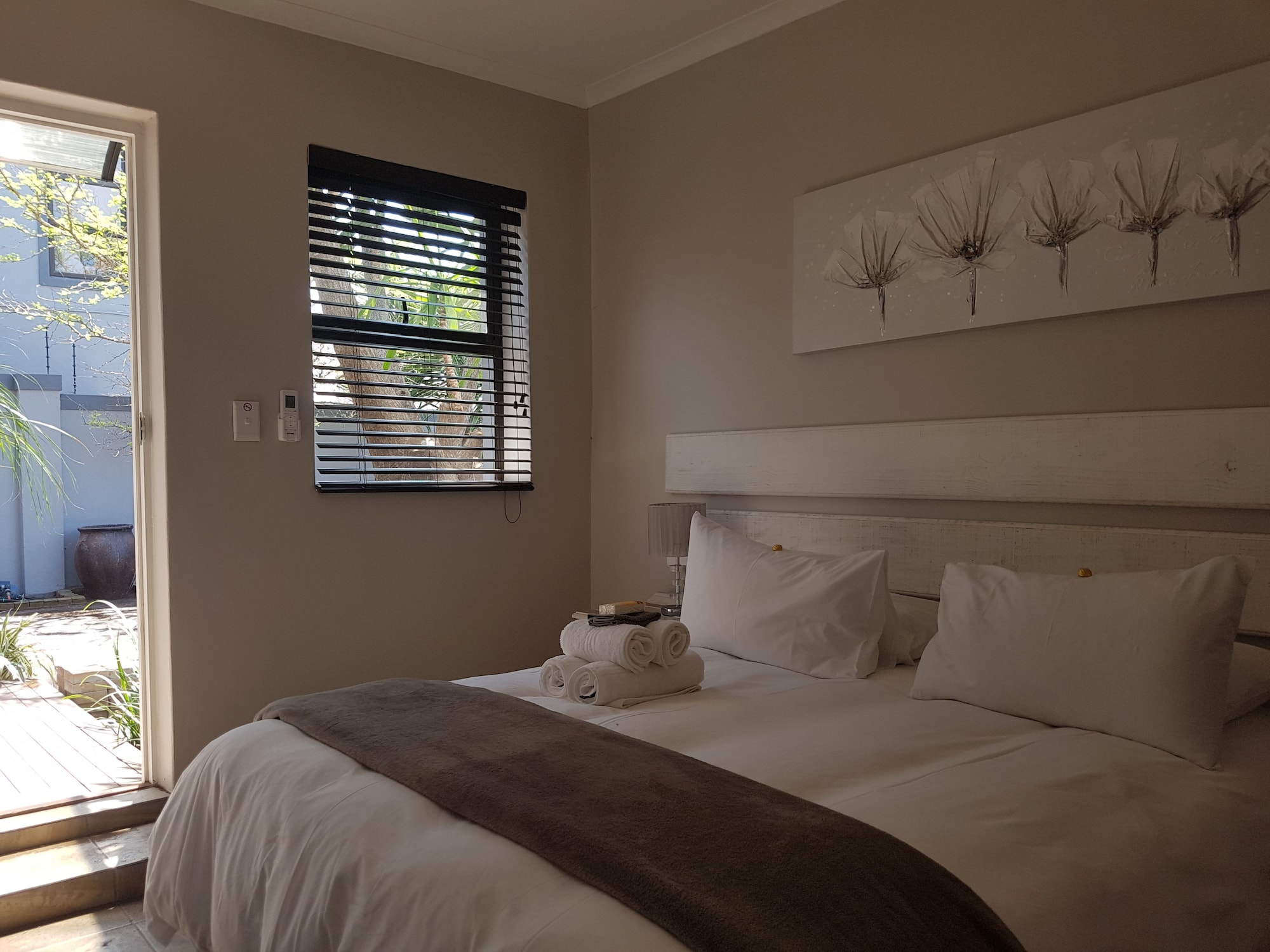 Shore Pavilion, Standard, Queen Bed