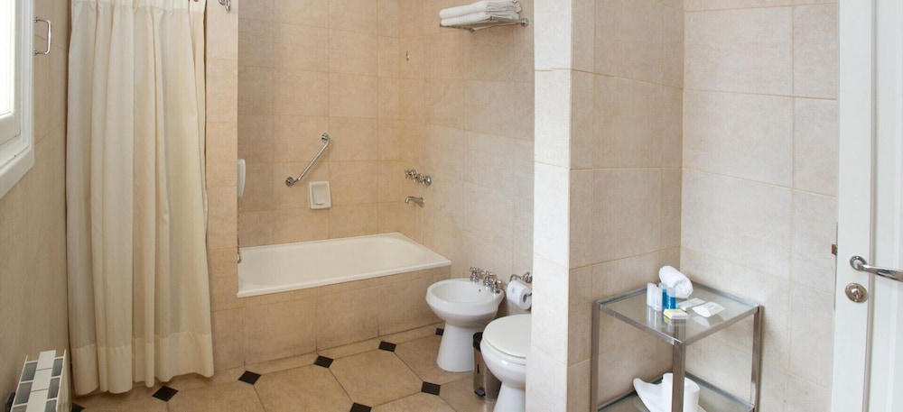 Hotel Colonial San Nicolas 45/48