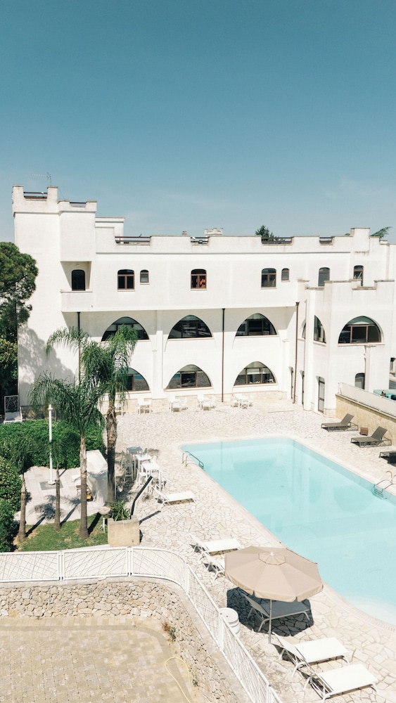 Villa Donna Lisa Wine Hotel 74/78