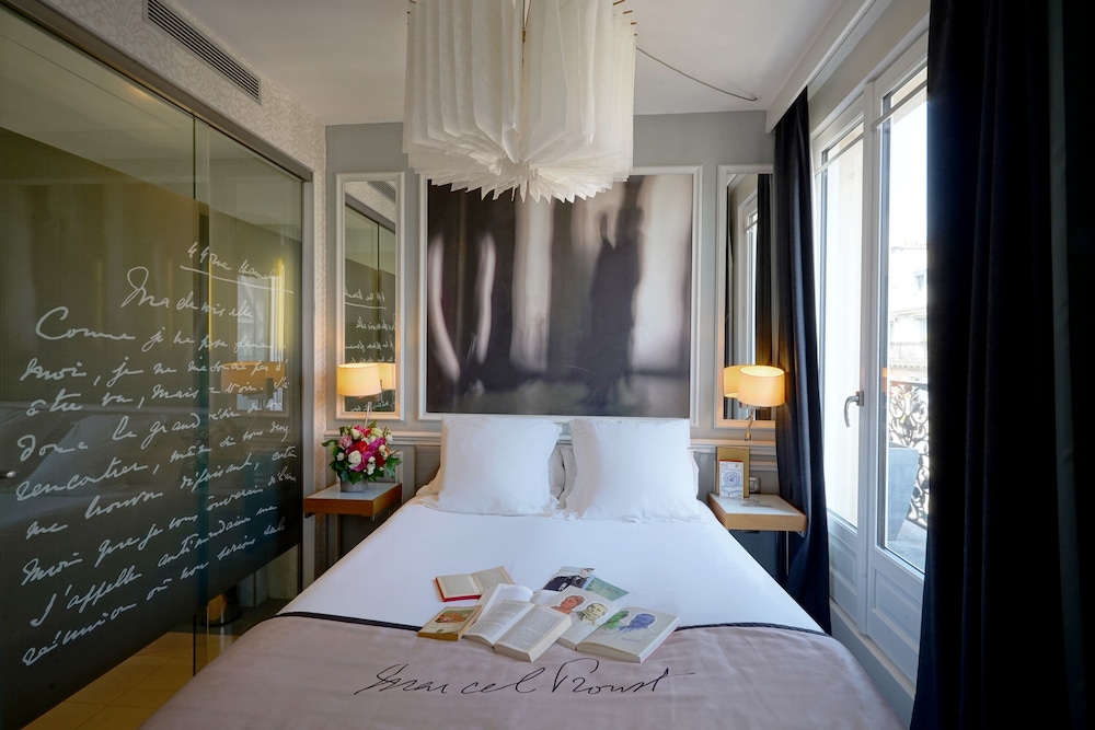 Superior, Queen Bed, Balcony