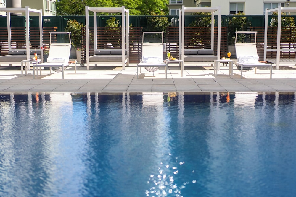 Alvear Icon Hotel 67/72