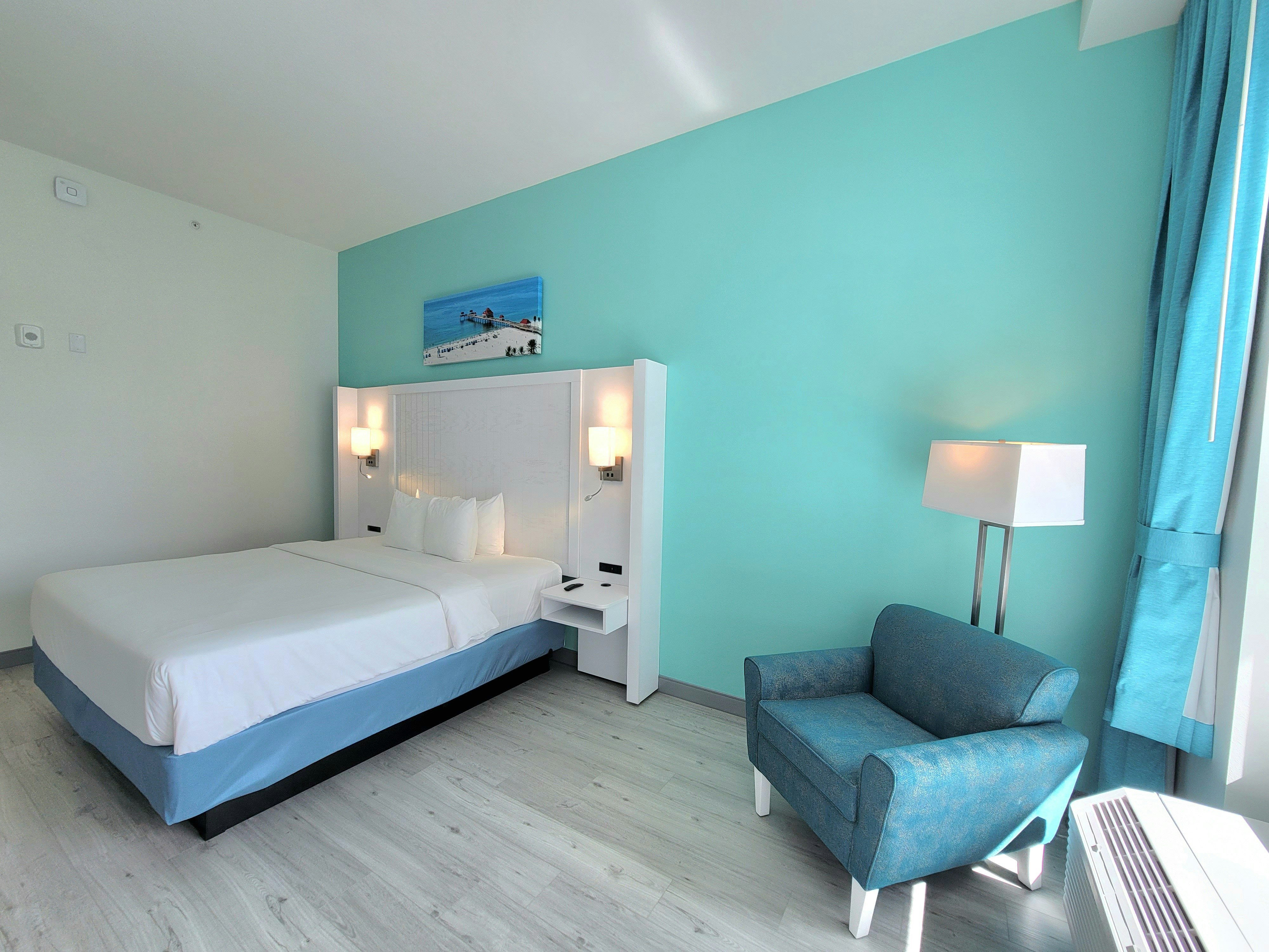 ChartHouse Clearwater Beach Marina Hotel 32/67