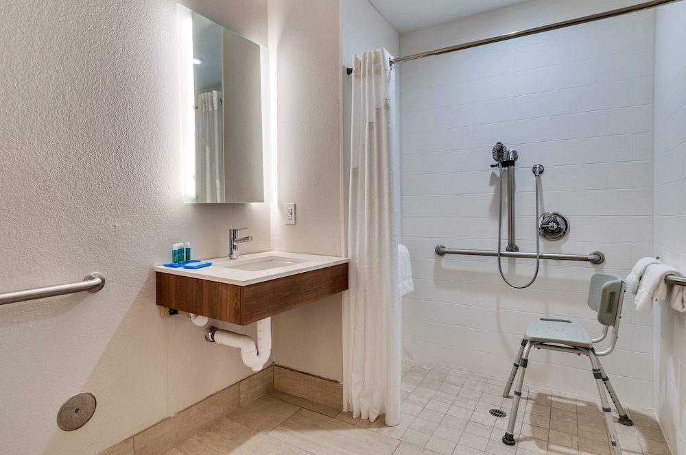 Holiday Inn Express Hotel And Suites Lake Elsinore 50/61