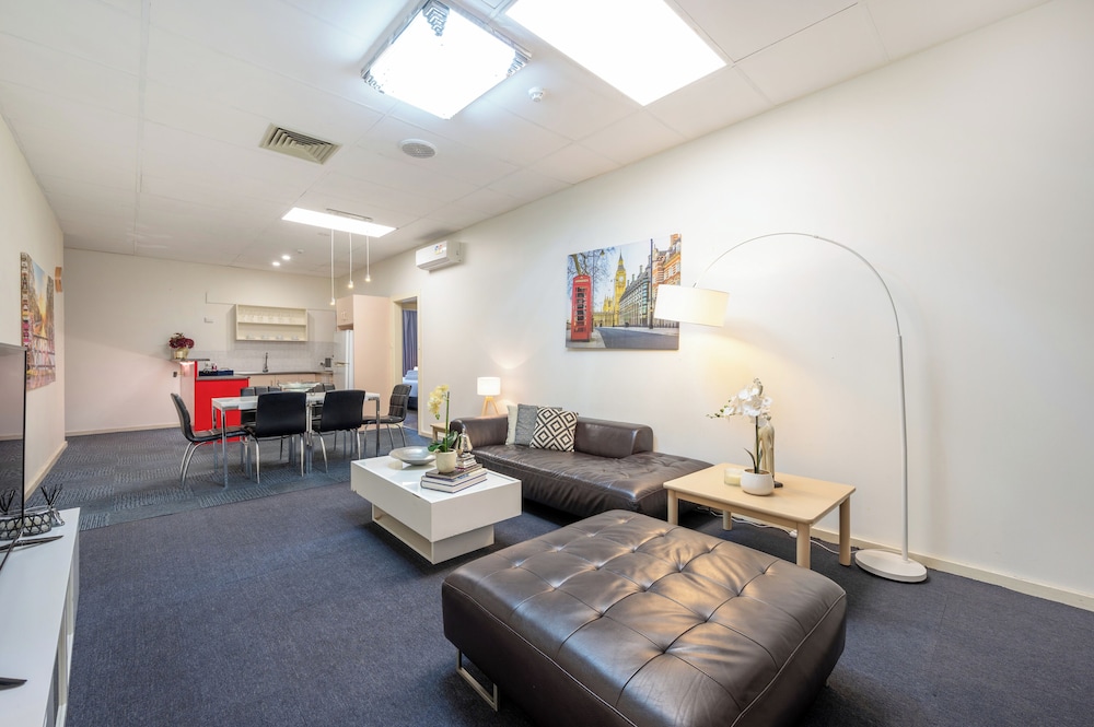 Adelaide Granada Motor Inn 47/65