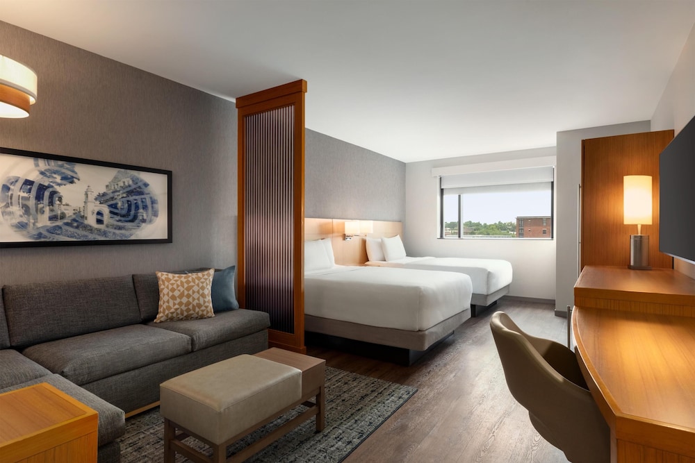 Hyatt Place Bloomington 23/64