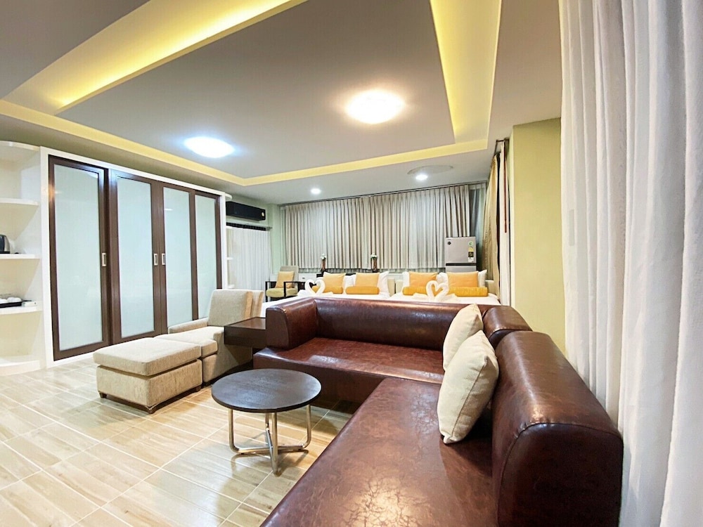 Daddy Dream Hotel and Residence 33/50