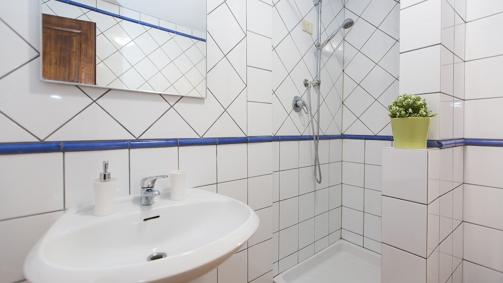 Rental In Rome Rosselli Palace Deluxe 3 Apartment 45/50