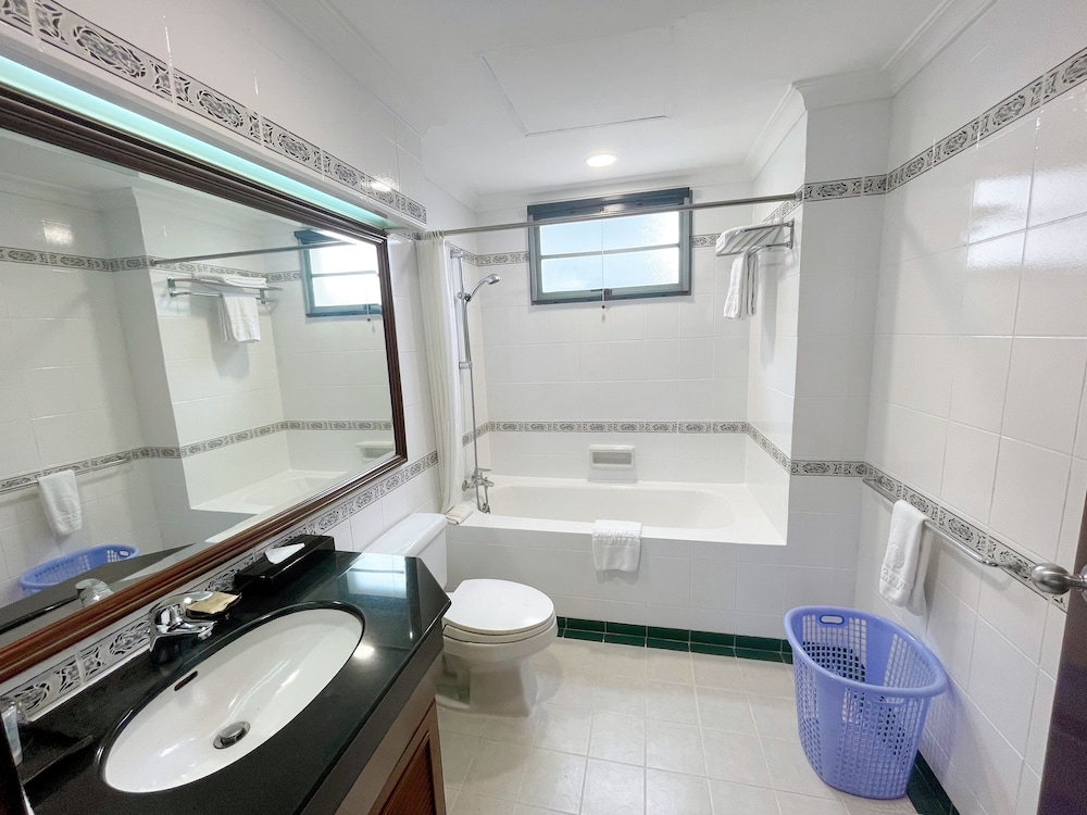 Diamond Westlake Suites 47/50