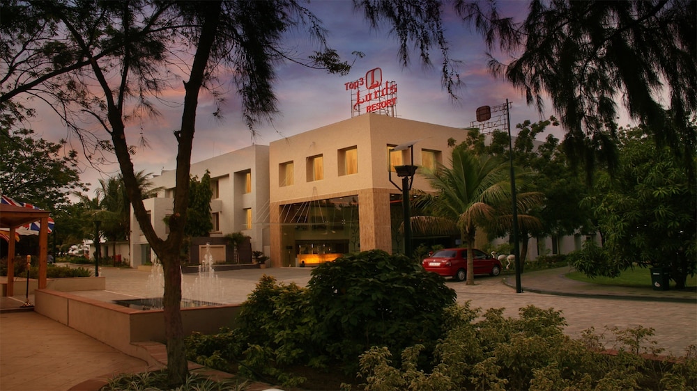 Top3 Lords Resort Bhavnagar 37/40