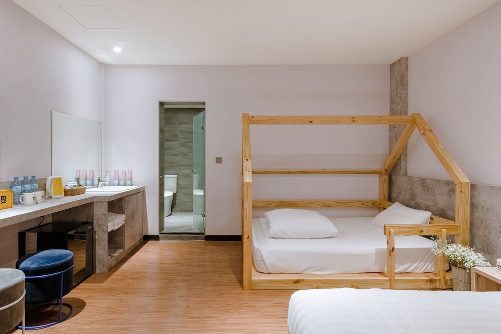 Prince Hotel 18/50