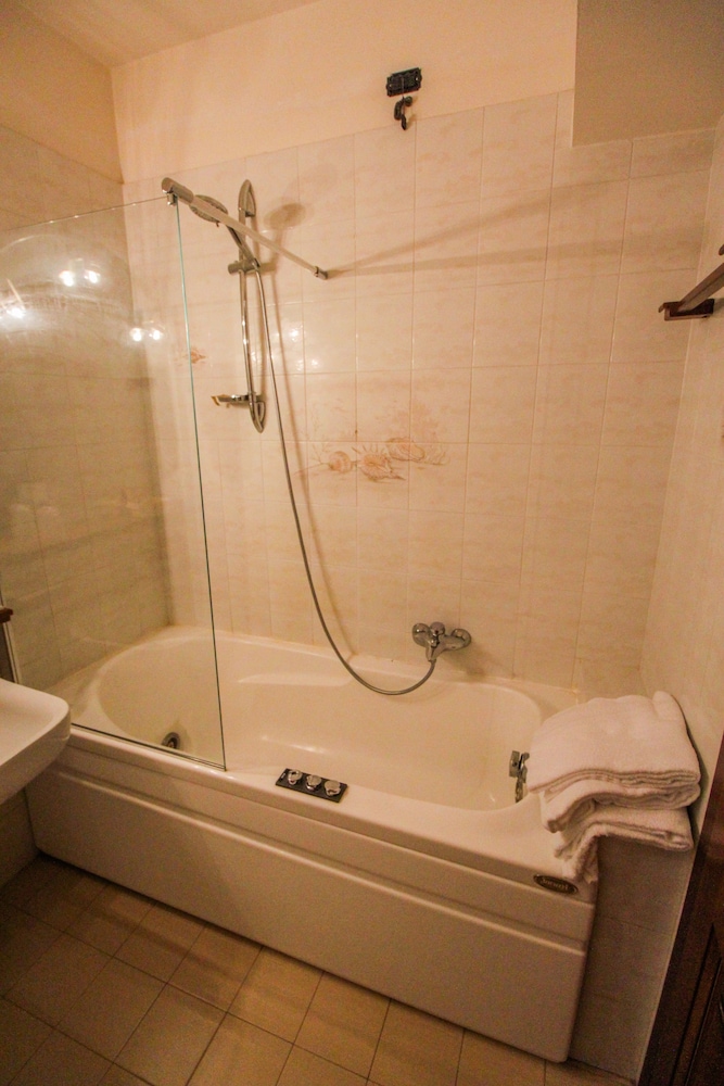 Hotel Moderno 48/50