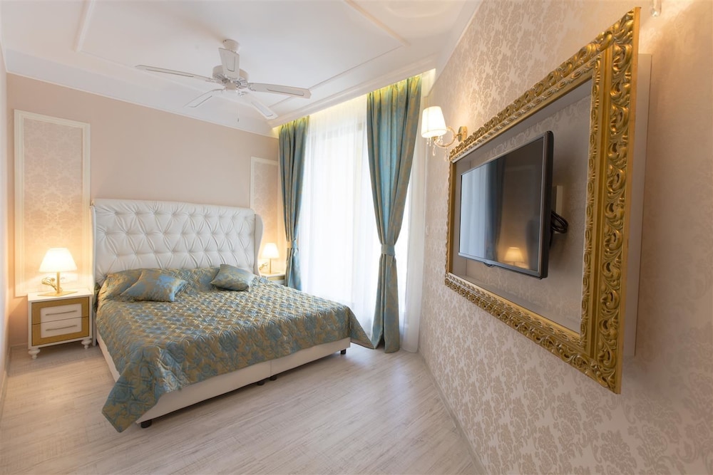 1 BEDROOM, APARTMENT