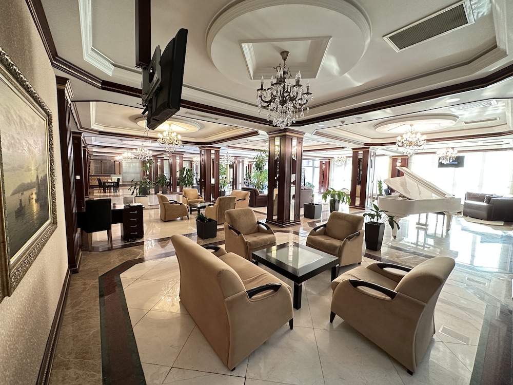 Modern Hotel Baku 37/55
