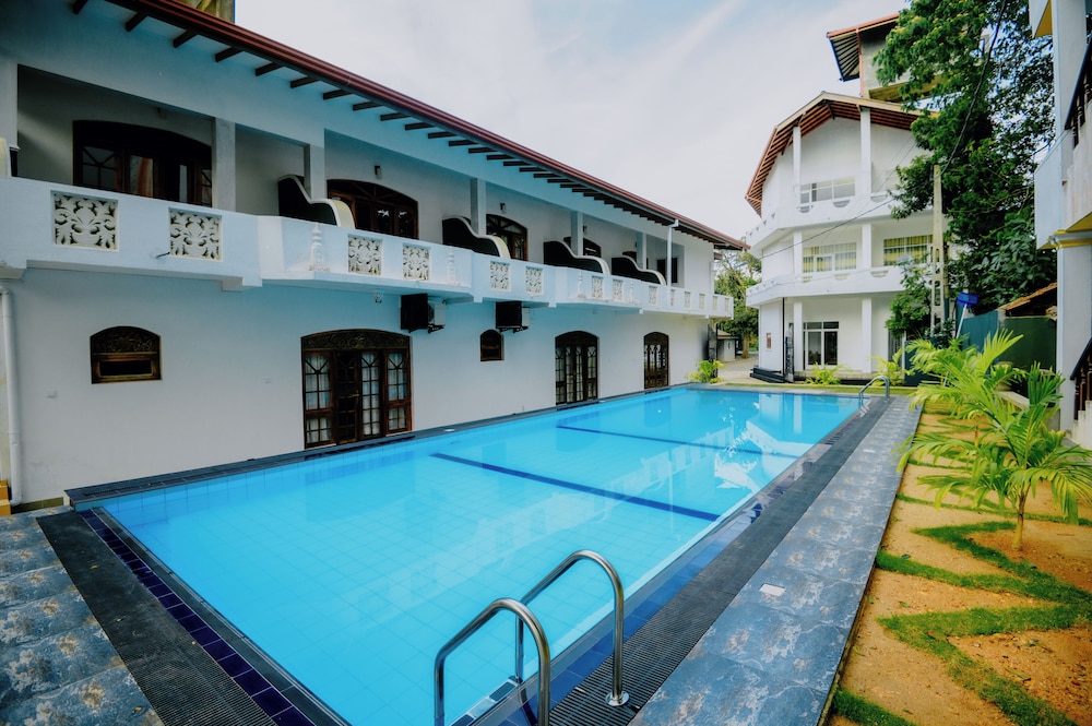 Prince Villa 32/39