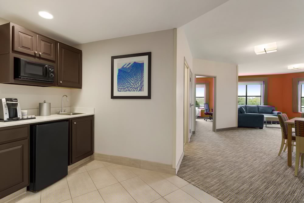 Holiday Inn Express & Suites Charleston - Mount Pleasant 7/37