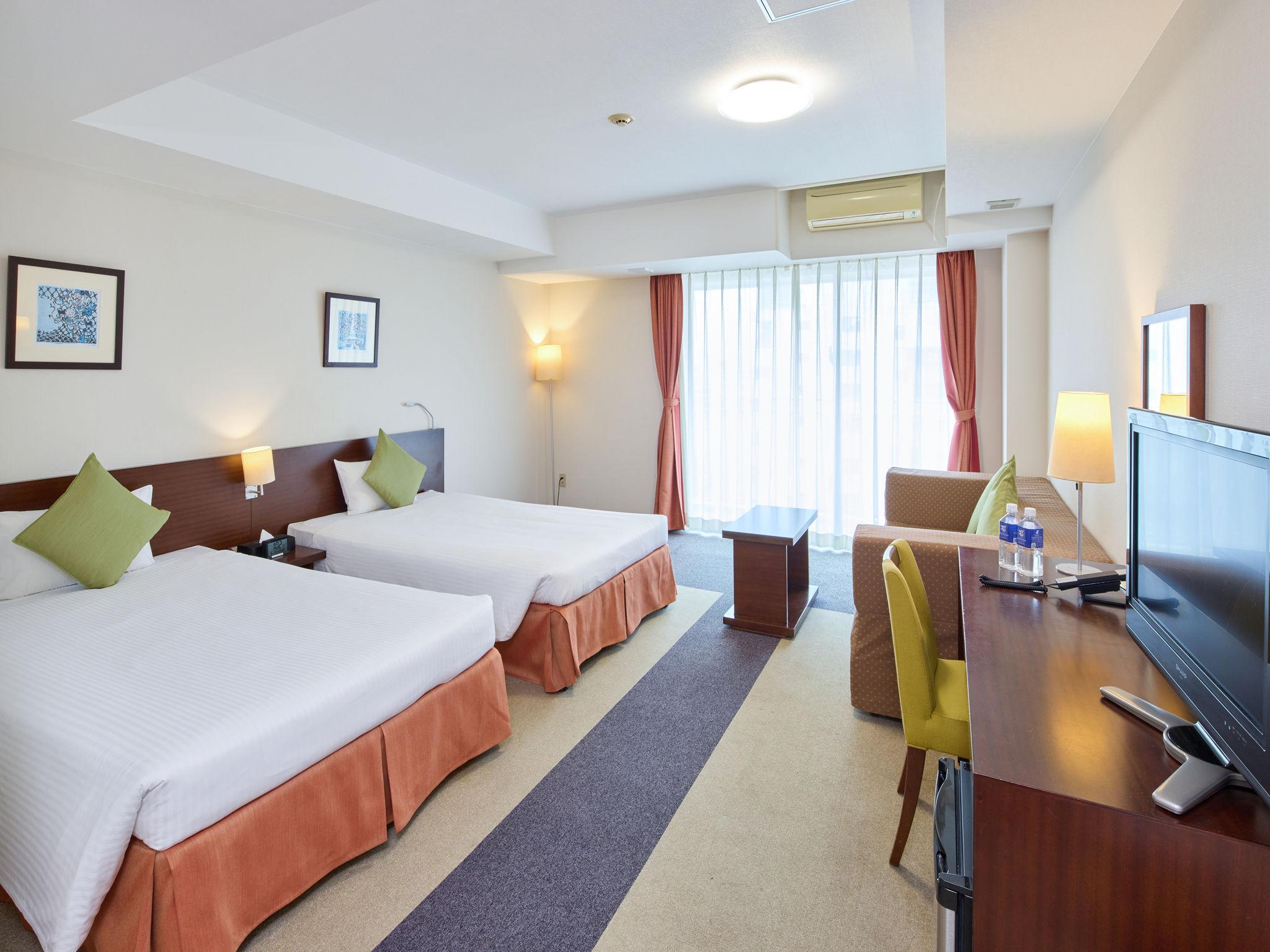 Universal, 3 Beds