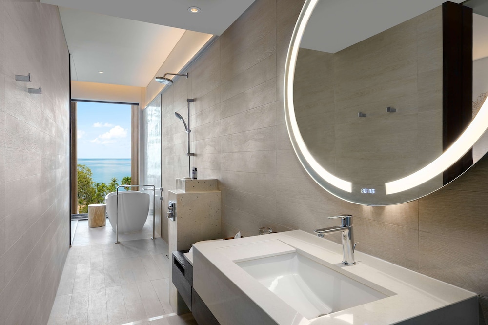 ROOM, KING BED, OCEAN VIEW