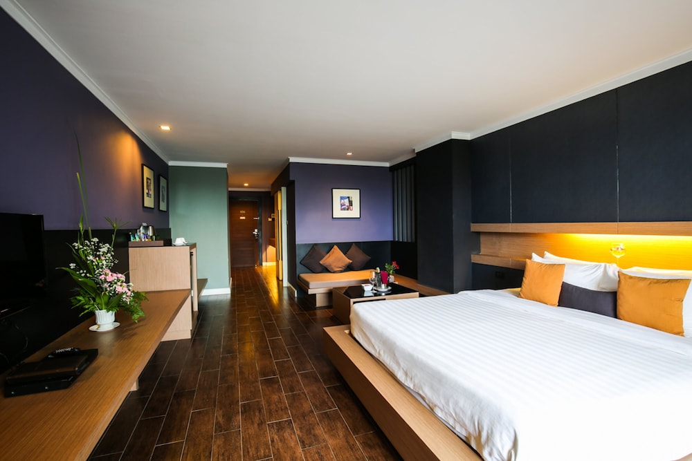 Bangkok Inter Place Hotel 26/72