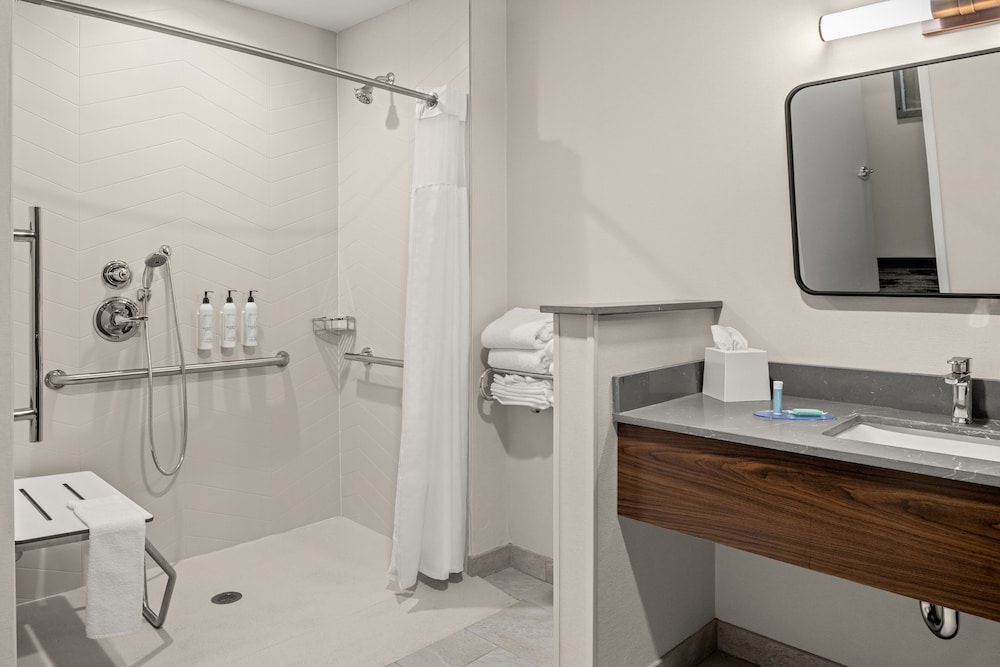 Fairfield Inn & Suites by Marriott Sacramento Winters 50/50