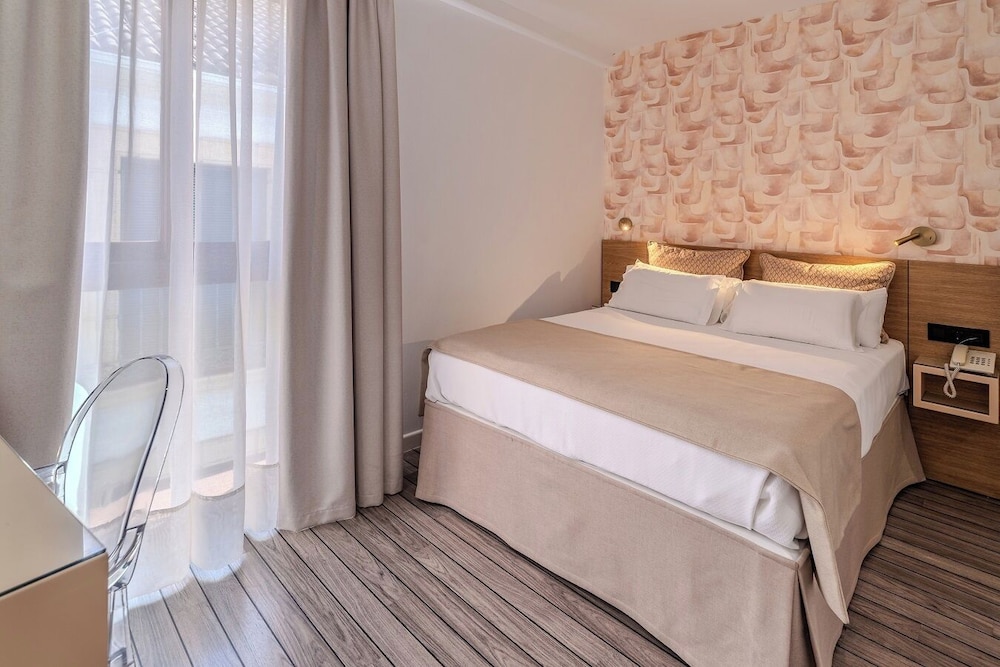 ECONOMY, DOUBLE BED