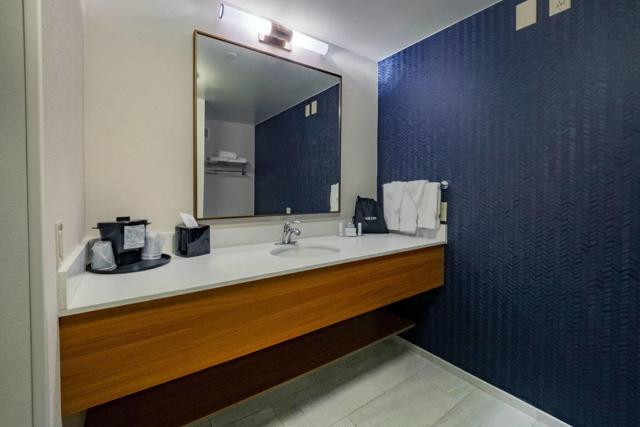 1 Bedroom, Suite, Fairfield Inn Suites Hazleton 3/5