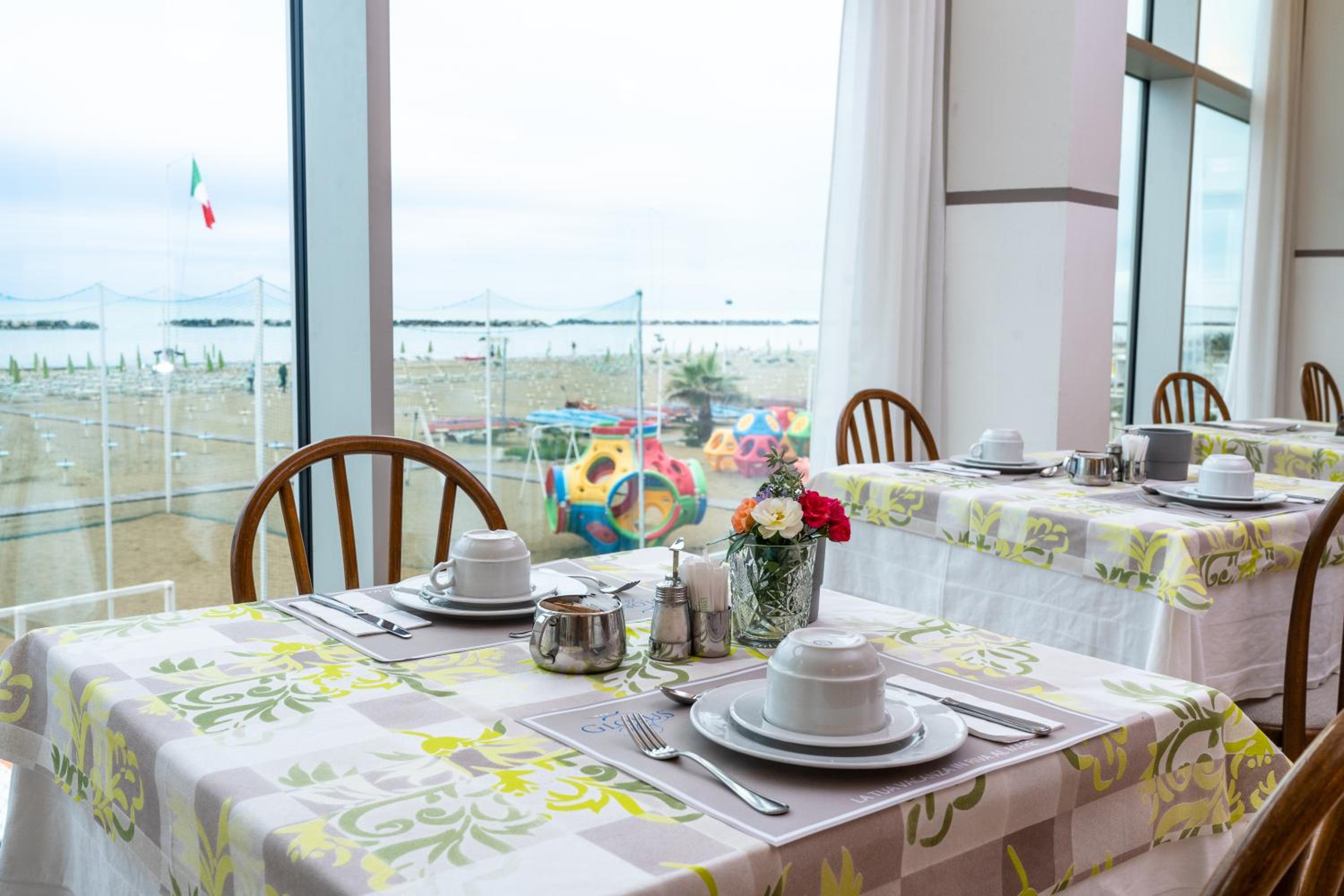 Hotel Globus 33/50