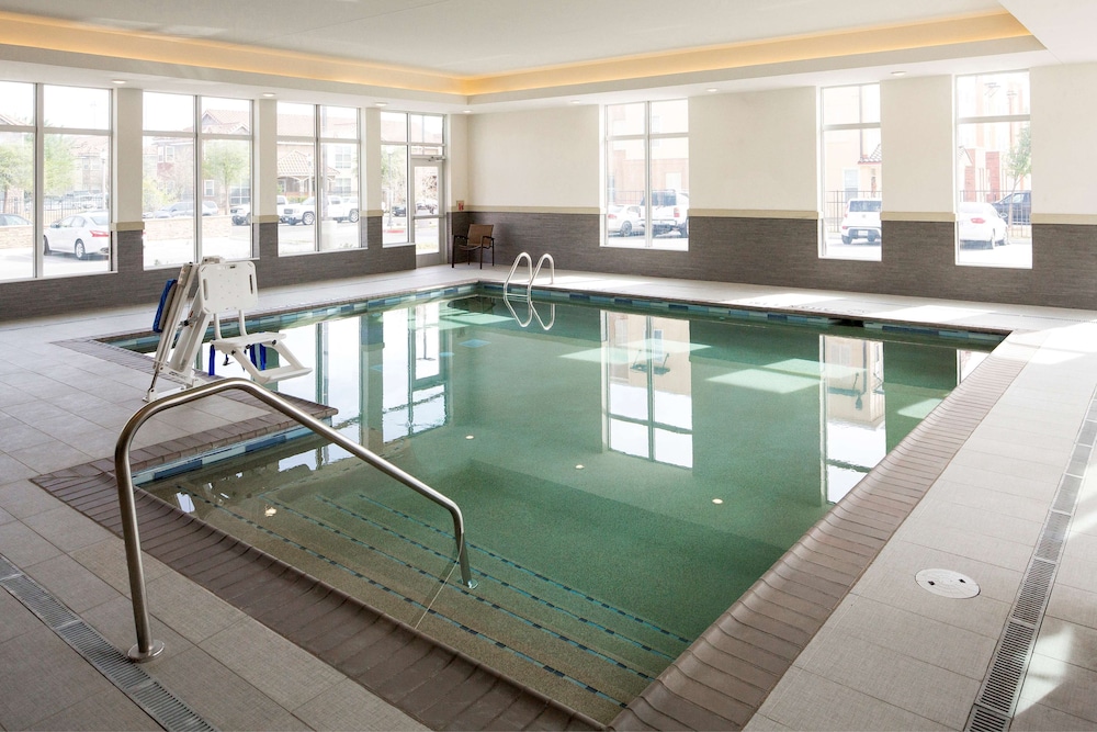 Hyatt Place Lubbock 32/54