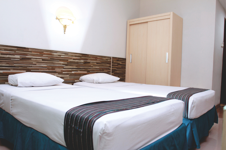 Deluxe, Twin Beds