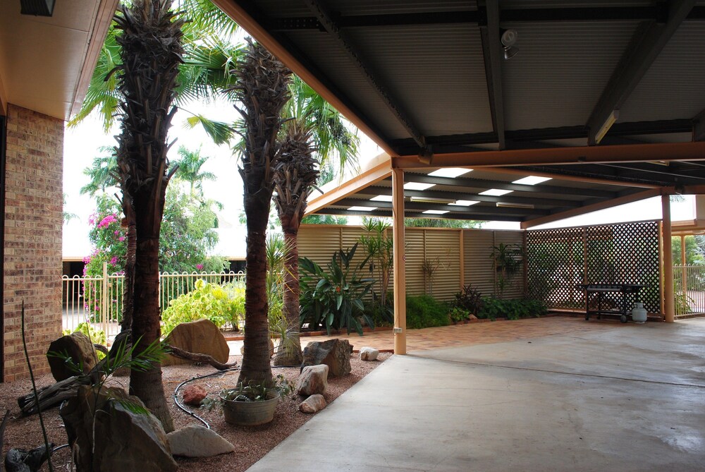 Albert Park Motor Inn 8/63