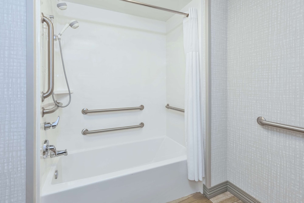 Hampton Inn & Suites Wells-Ogunquit 18/57