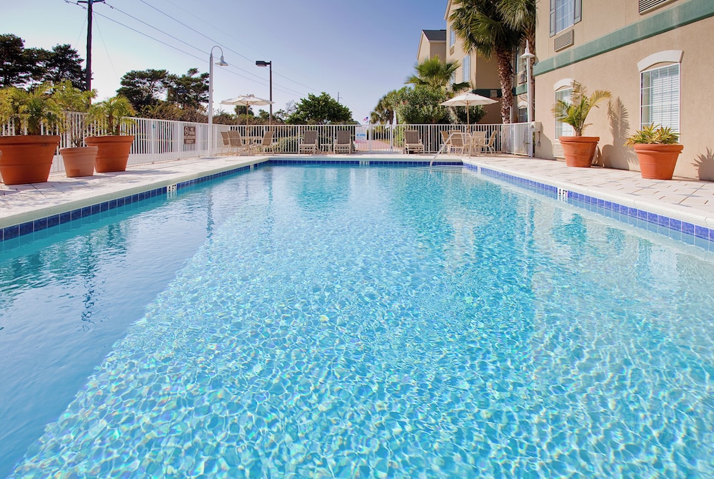 Holiday Inn Express Hotel Suites Destin E Commons Mall Area 43/77