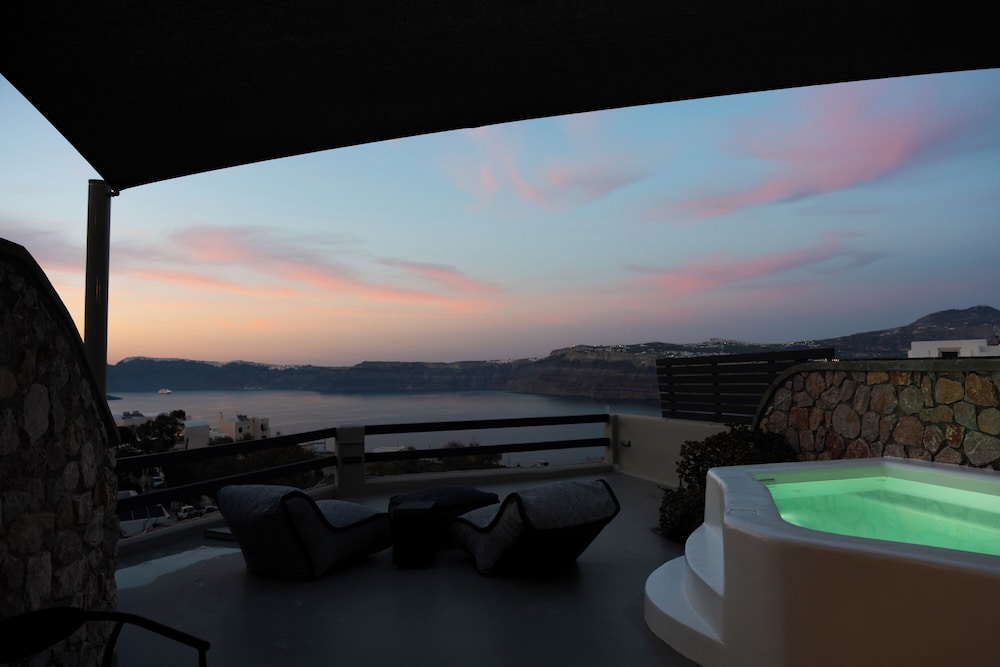 Black Diamond Suites Adults Only 27/50