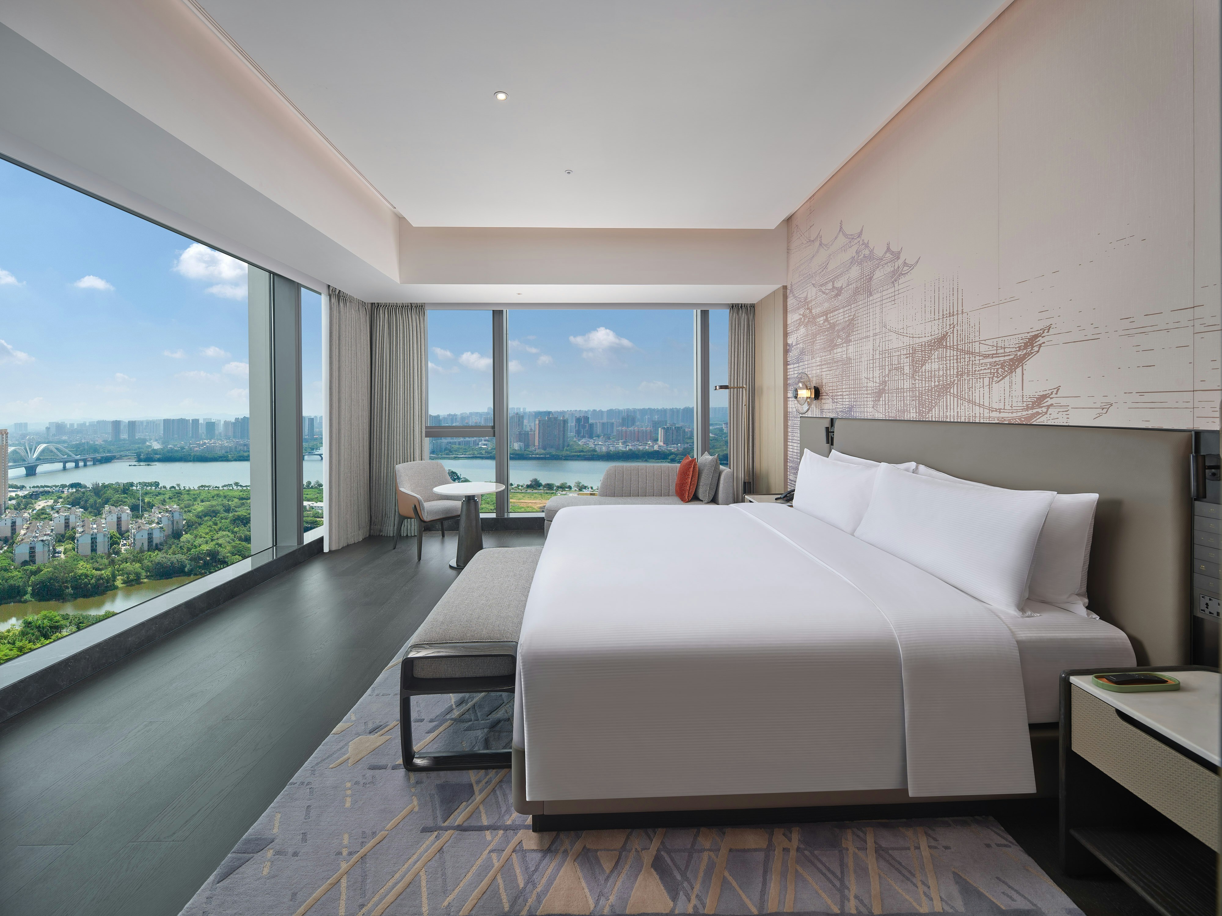 PREMIUM, SUITE, KING BED